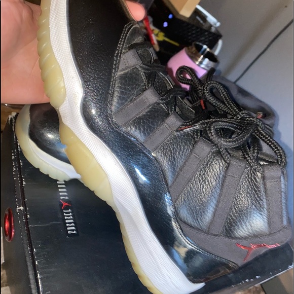 Jordan 11’s “72-10” size 10